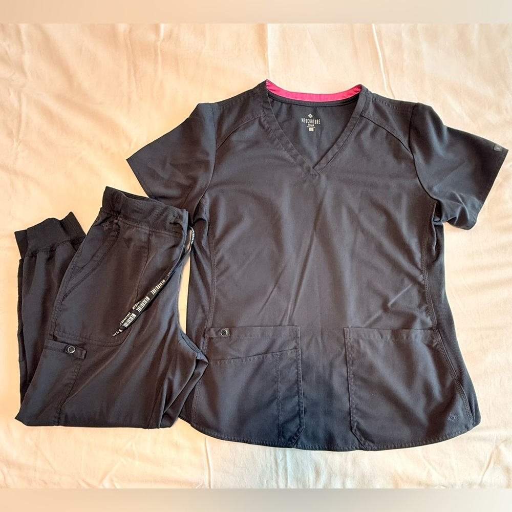 Med Couture Touch Scrub Set